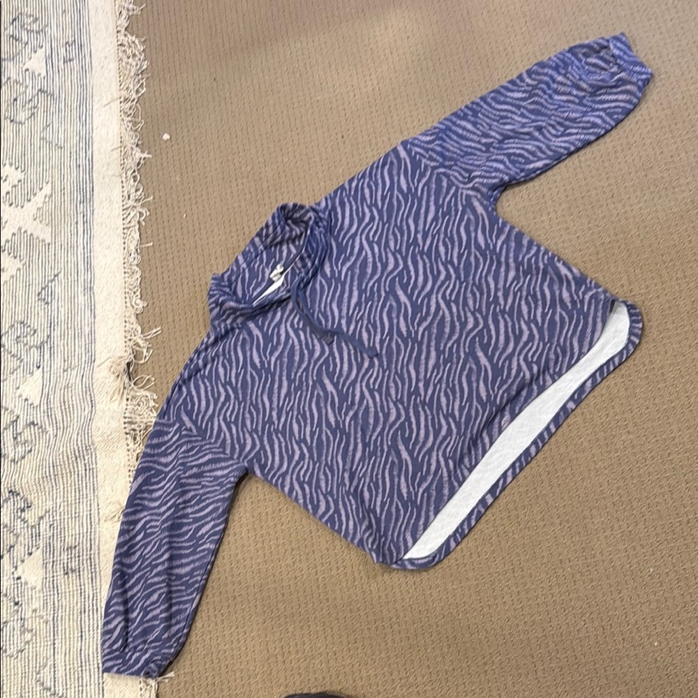 Cowl neck, blue purplish leopard print sweatshirtXBlue Patterned Long Sleeve Top